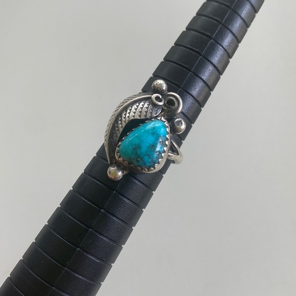 Vintage Jewelry - VTG Sterling squash blossom turquoise stone ring Southwestern ethnic rustic 7.5